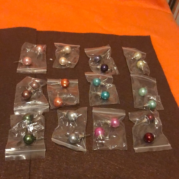 Cultured Pearl Studs - Picture 1 of 8